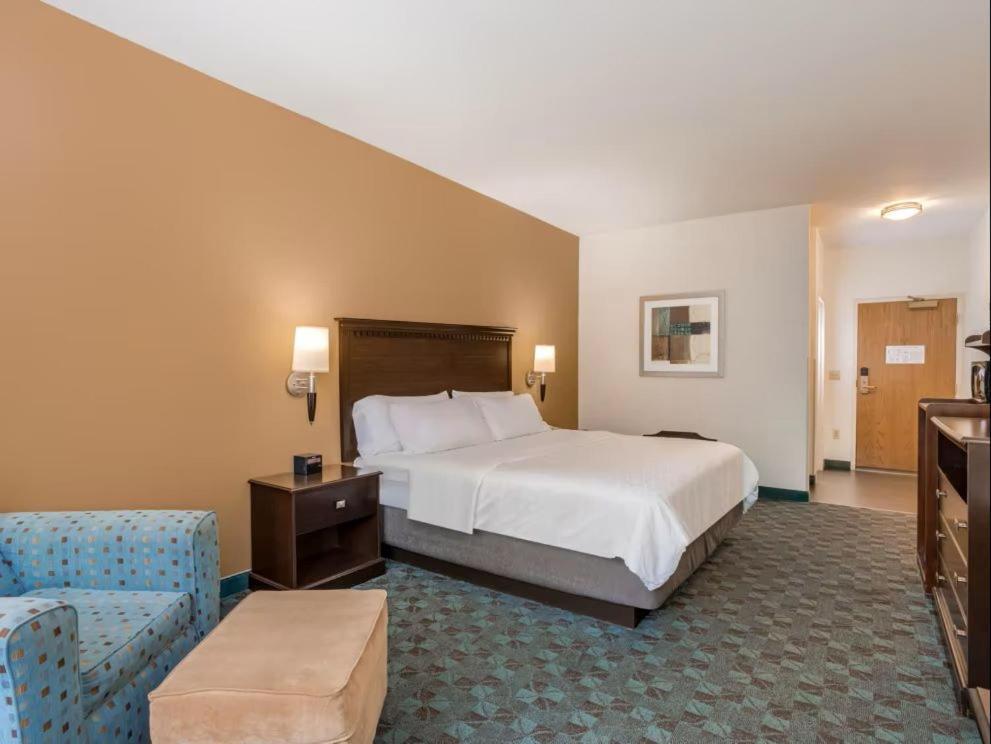 Holiday Inn Express & Suites - Canton By Ihg Exterior foto